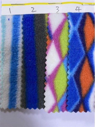 DG-LXF  搖粒印花  幅寬：60寸  克重：210-220g/m²  成份：100%Polyester   45度照